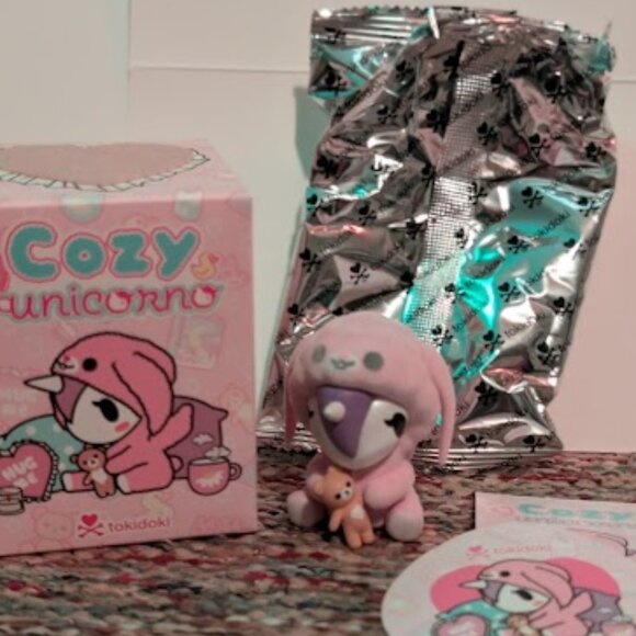 Tokidoki Cozy Unicorno "Cuddle Bunny" - Picture 1 of 7